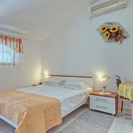 Holiday home House Tiny House Banjole